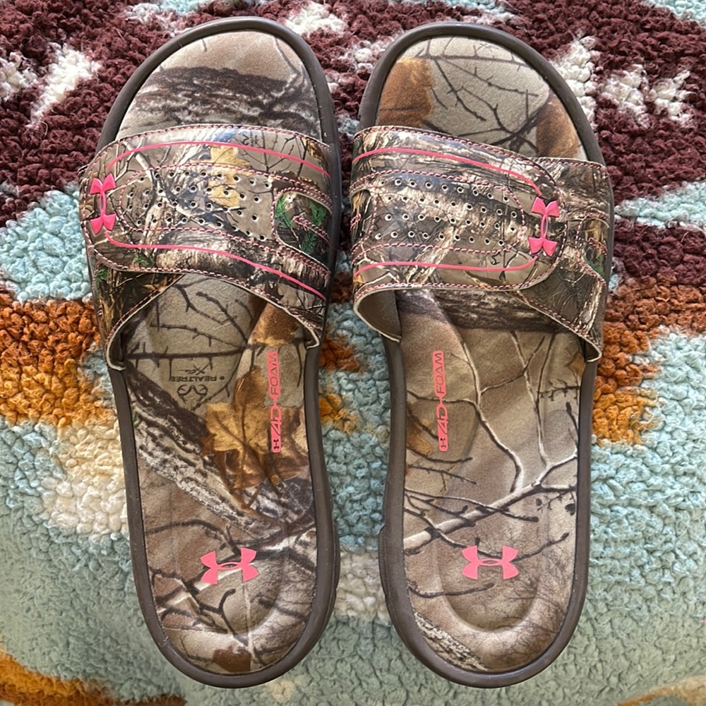 New UA 9US Woman’s Ignite Camo Slides